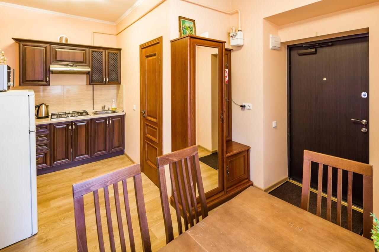 Romari Лесі Українки Apartman Lviv Kültér fotó