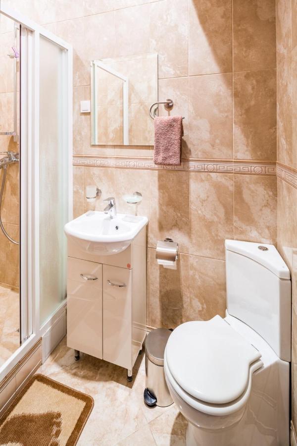 Romari Лесі Українки Apartman Lviv Kültér fotó