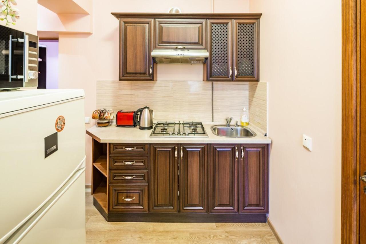 Romari Лесі Українки Apartman Lviv Kültér fotó