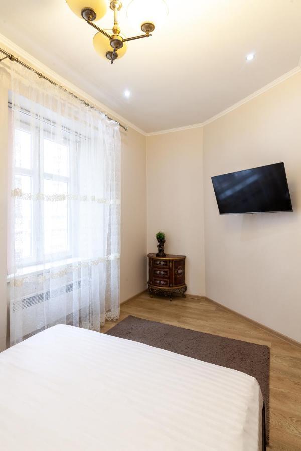 Romari Лесі Українки Apartman Lviv Kültér fotó