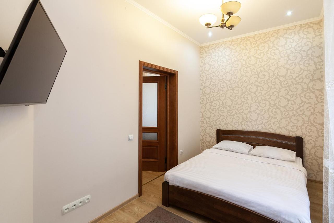 Romari Лесі Українки Apartman Lviv Kültér fotó