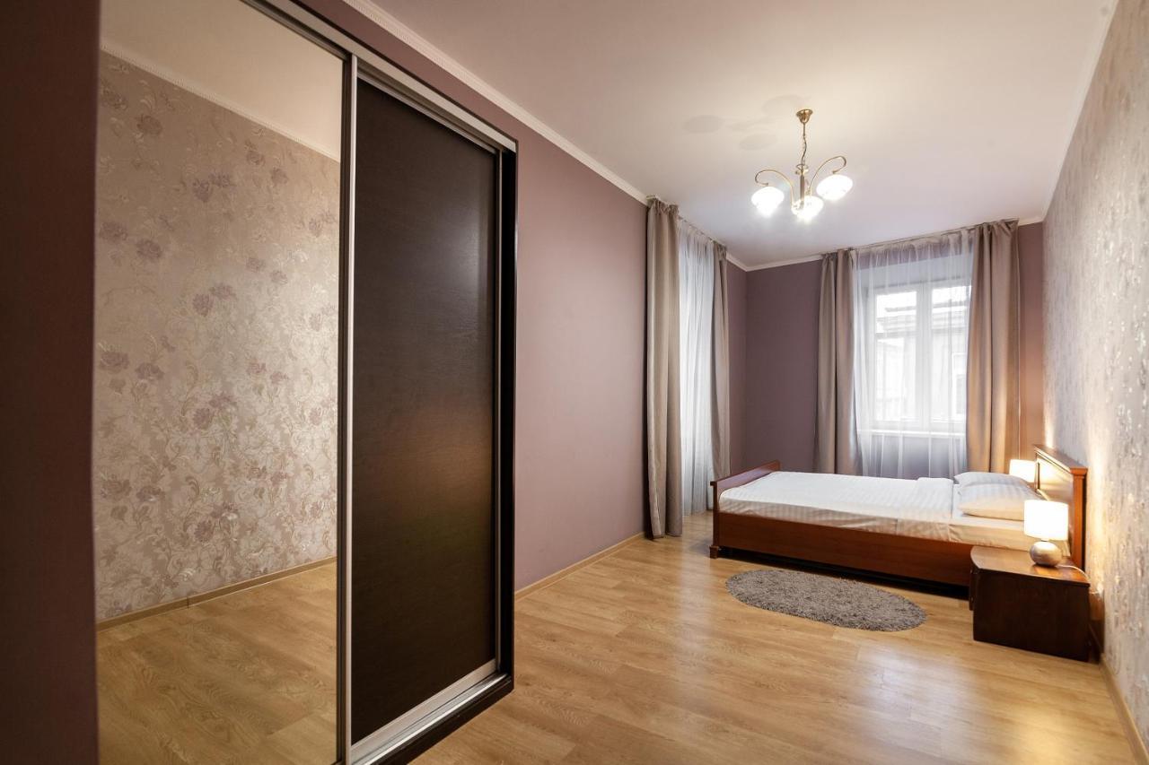 Romari Лесі Українки Apartman Lviv Kültér fotó