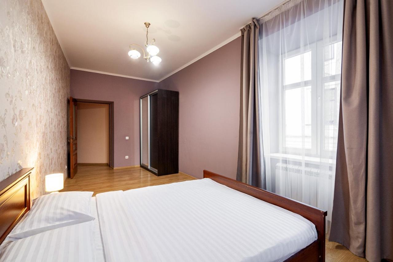 Romari Лесі Українки Apartman Lviv Kültér fotó