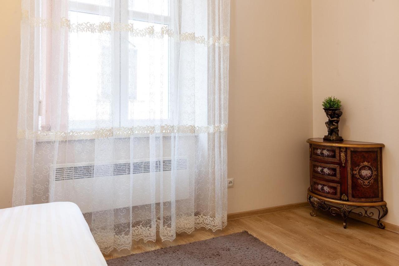 Romari Лесі Українки Apartman Lviv Kültér fotó