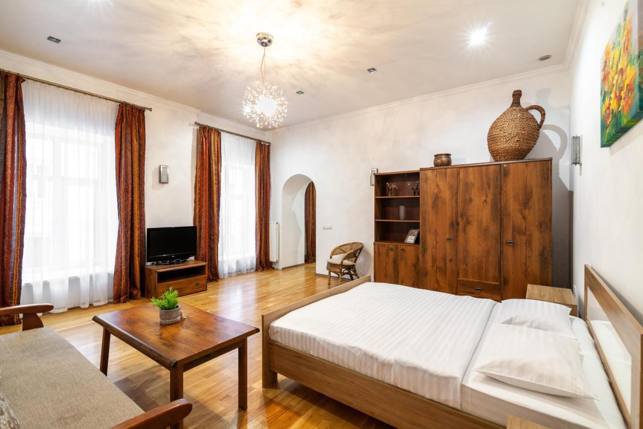 Romari Лесі Українки Apartman Lviv Kültér fotó