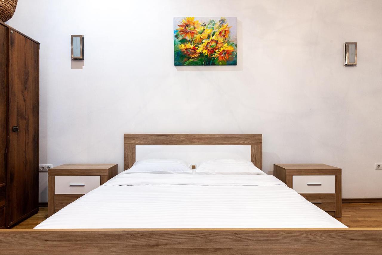 Romari Лесі Українки Apartman Lviv Kültér fotó
