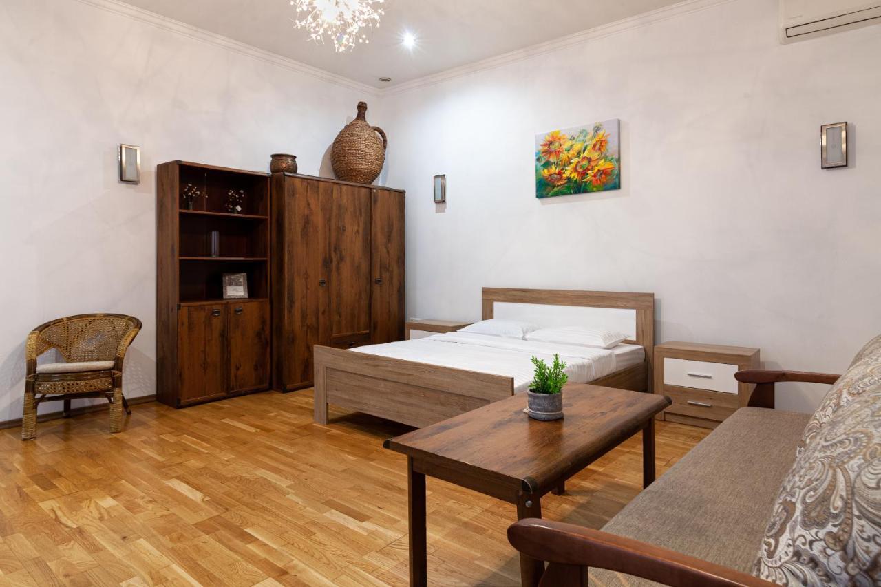 Romari Лесі Українки Apartman Lviv Kültér fotó