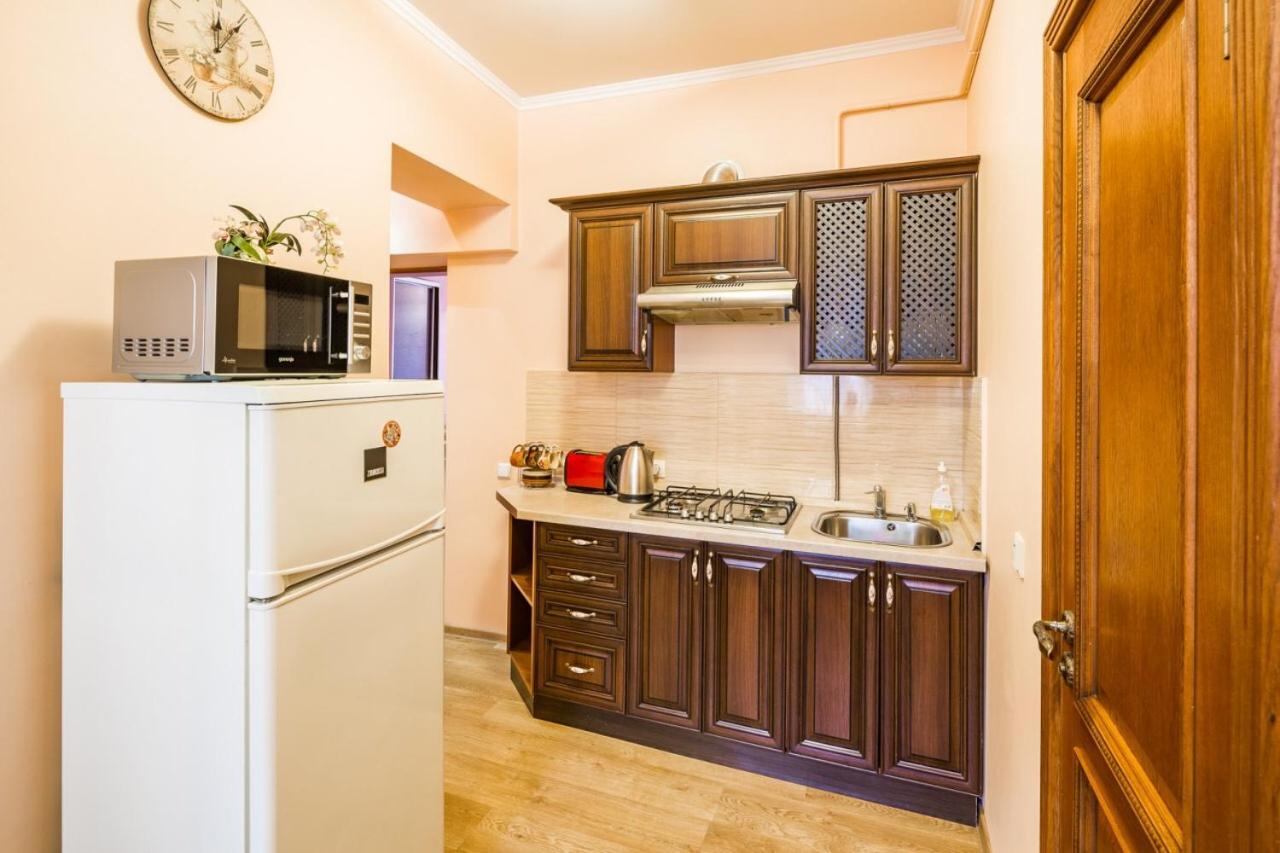 Romari Лесі Українки Apartman Lviv Kültér fotó