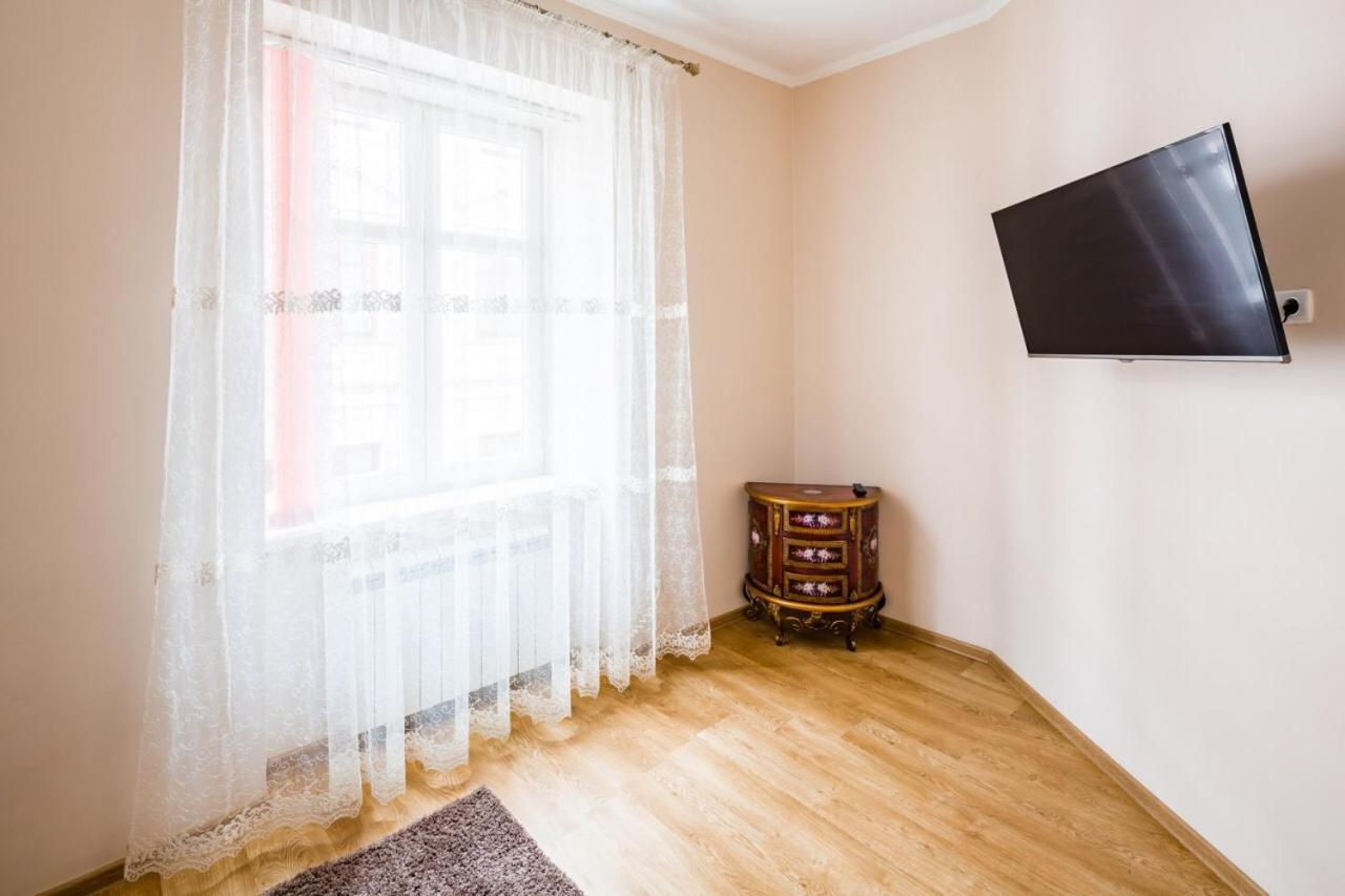 Romari Лесі Українки Apartman Lviv Kültér fotó