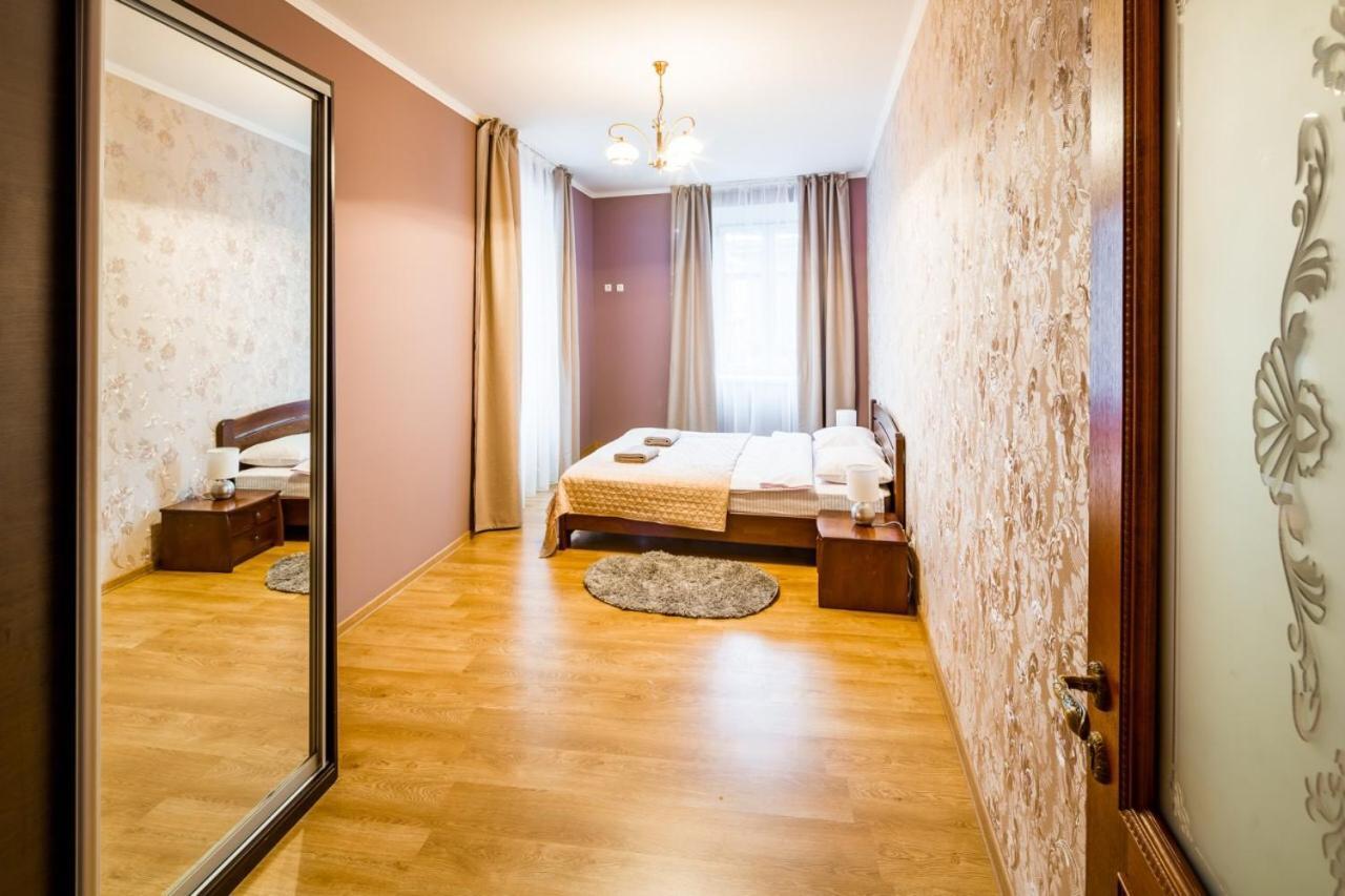 Romari Лесі Українки Apartman Lviv Kültér fotó