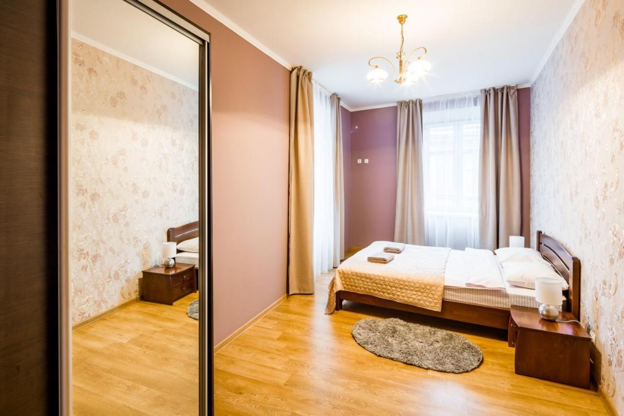Romari Лесі Українки Apartman Lviv Kültér fotó